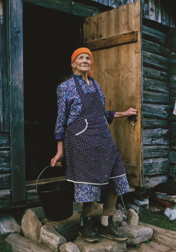Ragnhild Lia Pa Gavelsjasetra Lite Arne Aas