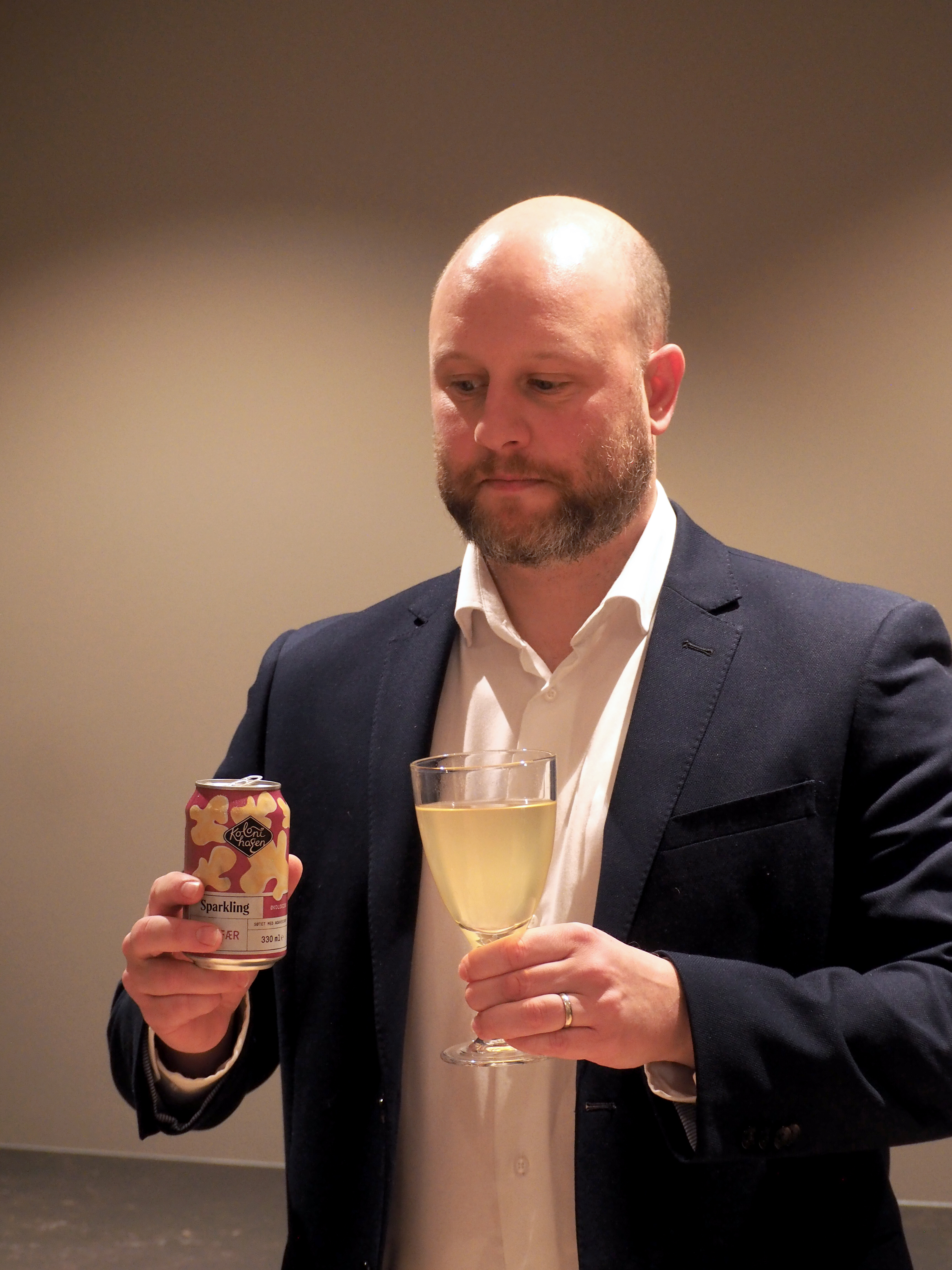 ↑ Kategoriansvarlig for mat og drikke i Vitalkost Bjørn-Arild Alnæs er den som i samarbeid med Kolonihagen utvikler nye smaker og varianter av økobrusen.