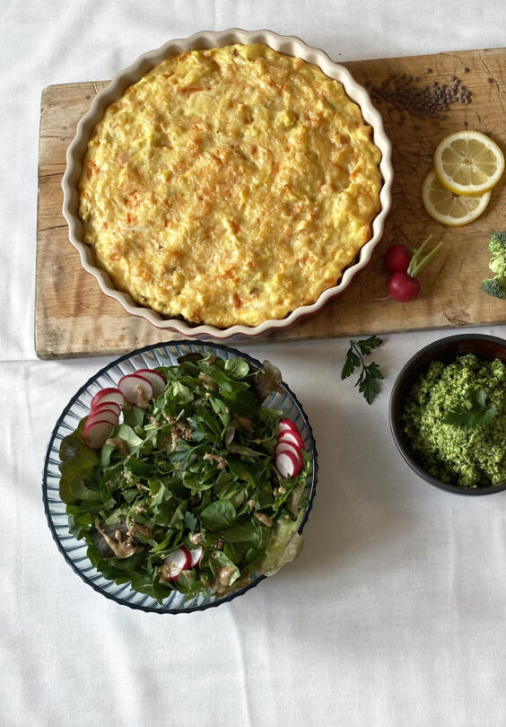 Anahata Yoga Shepards Pie hel med brokkolipesto og salat